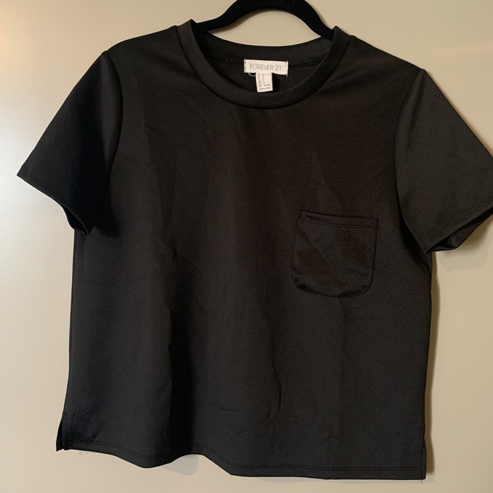 Boxy Tee w/ Pocket